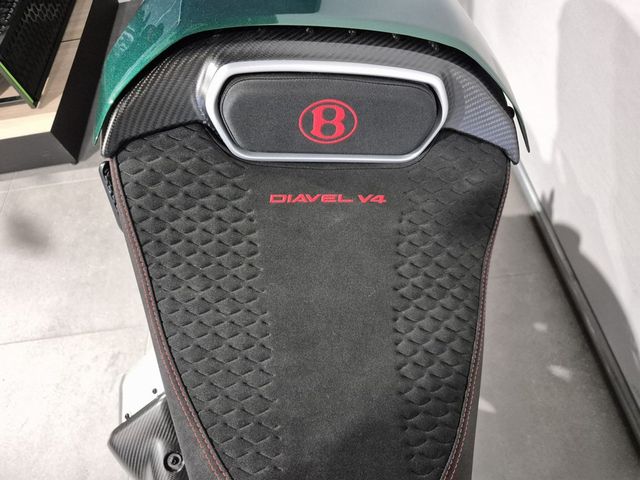 ducati - diavel-for-bentley