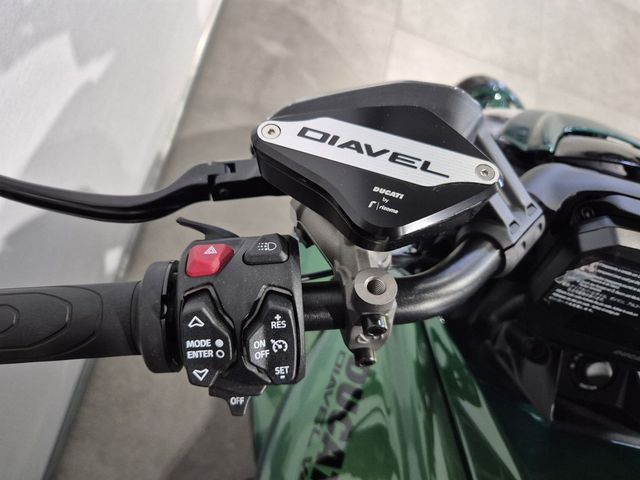 ducati - diavel-for-bentley