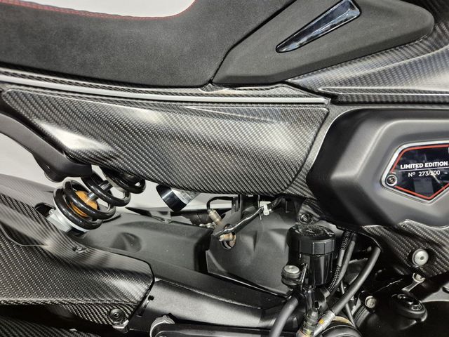 ducati - diavel-for-bentley