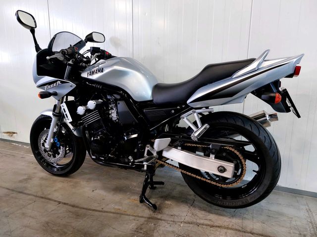 yamaha - fzs-600-fazer