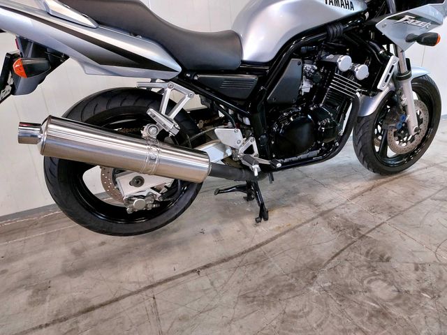 yamaha - fzs-600-fazer