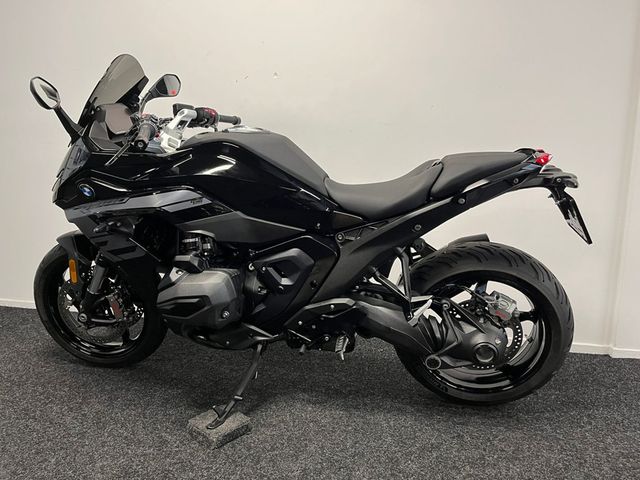 bmw - r-1300-rs