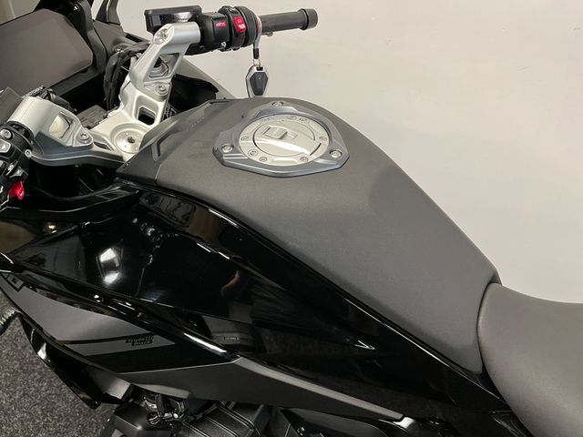 bmw - r-1300-rs