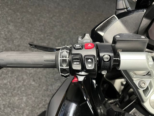 bmw - r-1300-rs