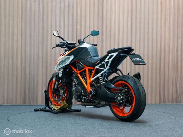 ktm - 1290-super-duke-r