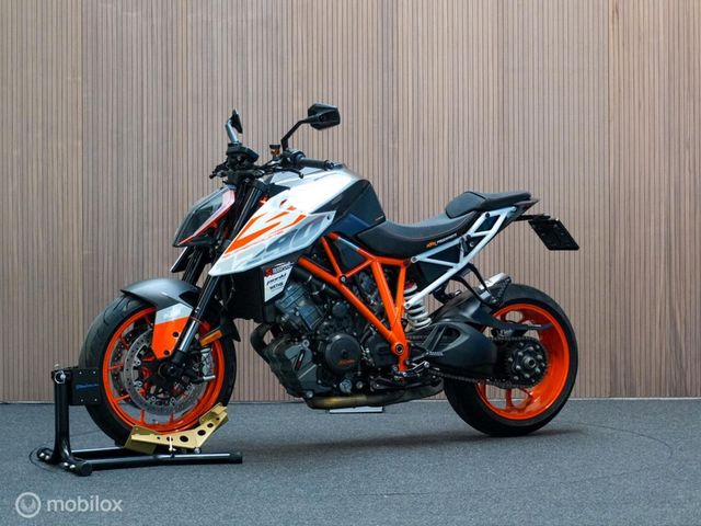 ktm - 1290-super-duke-r