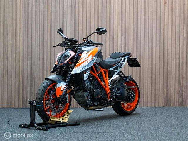ktm - 1290-super-duke-r