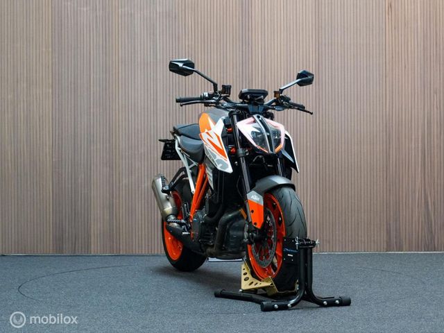 ktm - 1290-super-duke-r