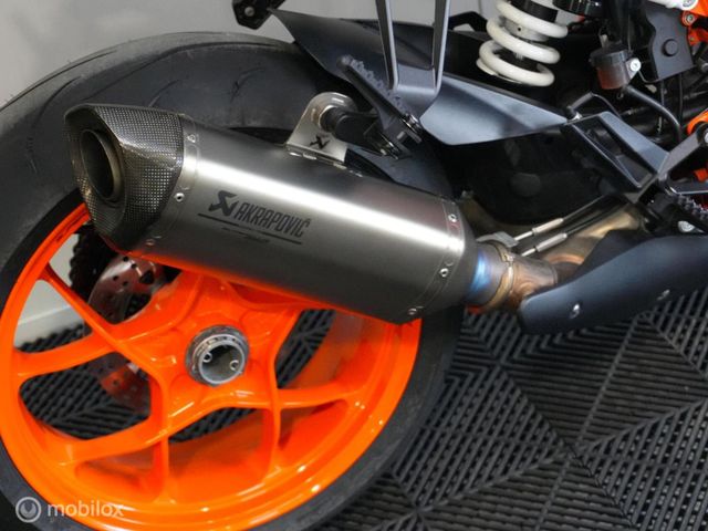 ktm - 1290-super-duke-r
