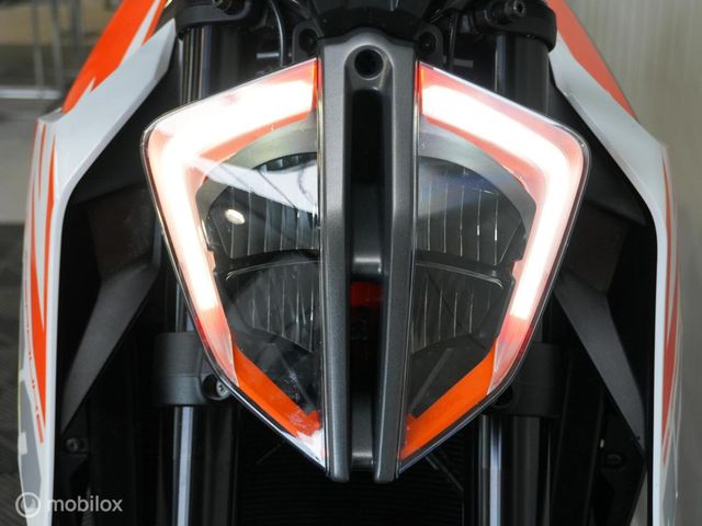ktm - 1290-super-duke-r