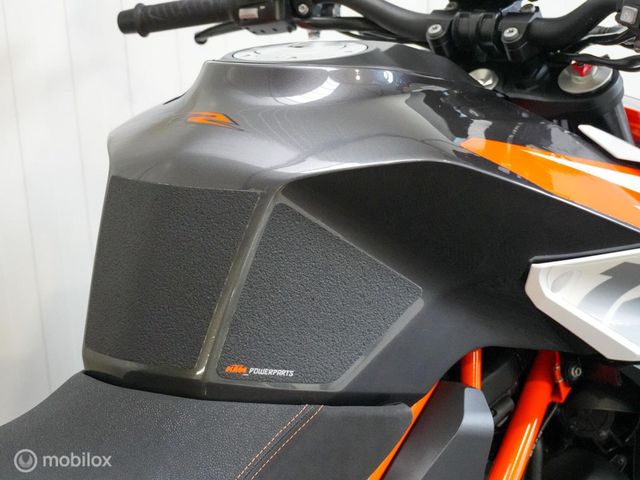 ktm - 1290-super-duke-r