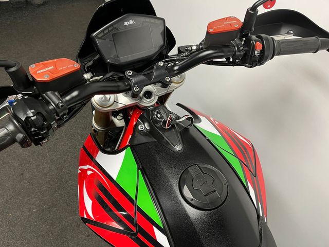 aprilia - dorsoduro-900