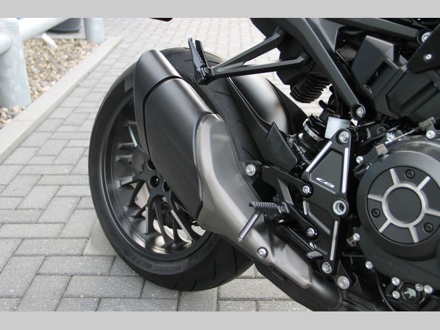 honda - cb-1000-r-black-edition