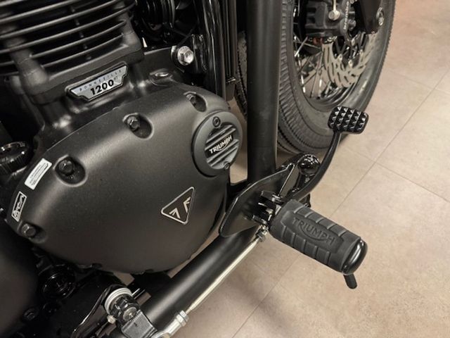 triumph - bonneville-bobber