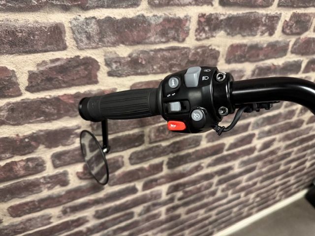 triumph - bonneville-bobber