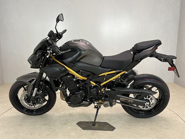 kawasaki - z900
