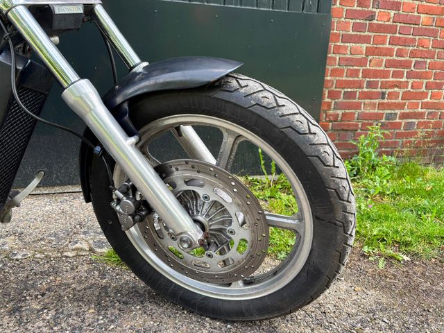 honda - vt-1100-c-shadow