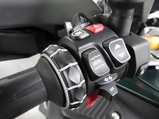 bmw - r-1300-gs-adventure