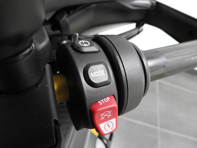 bmw - r-1300-gs-adventure