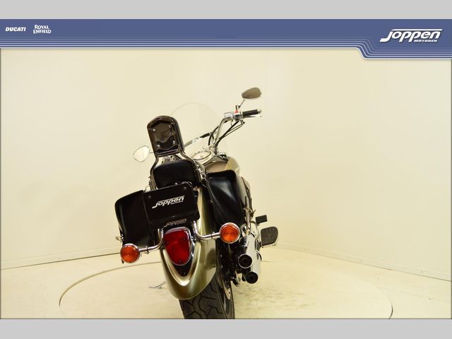 yamaha - xvs-1100-a-dragstar-classic