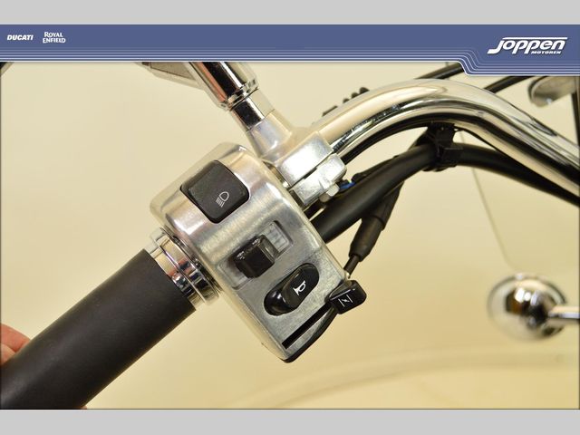 yamaha - xvs-1100-a-dragstar-classic