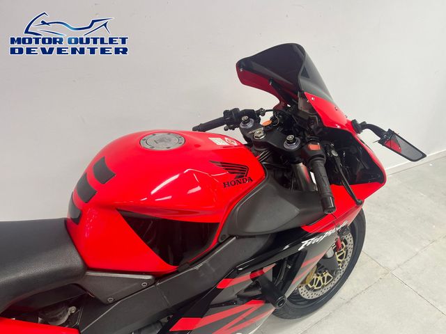 honda - cbr-900-rr-fireblade