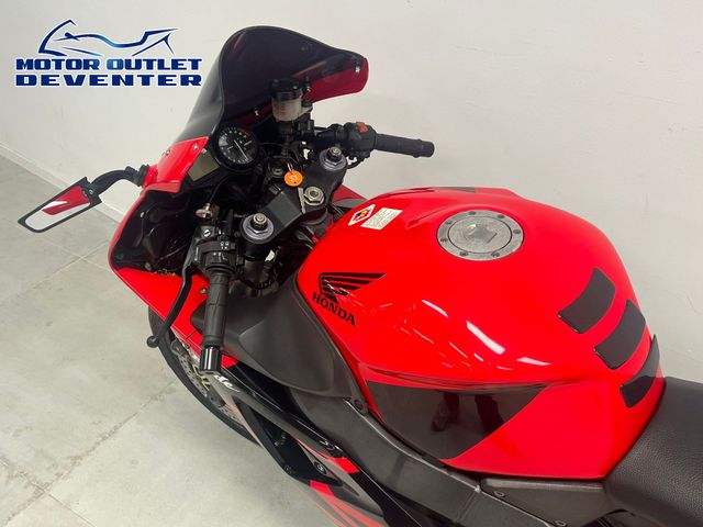 honda - cbr-900-rr-fireblade