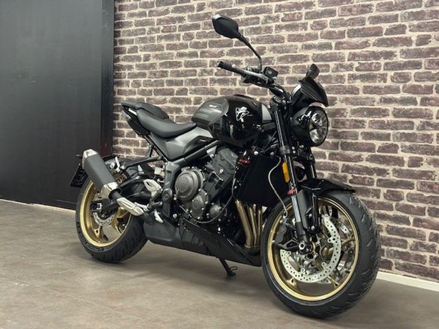 triumph - trident-800