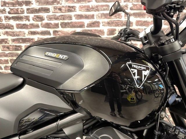 triumph - trident-800