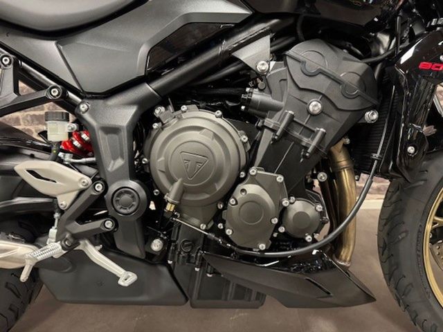 triumph - trident-800