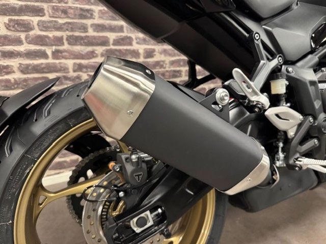 triumph - trident-800