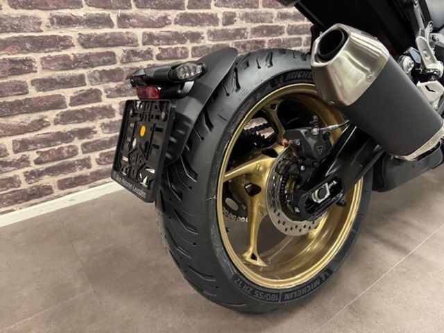 triumph - trident-800