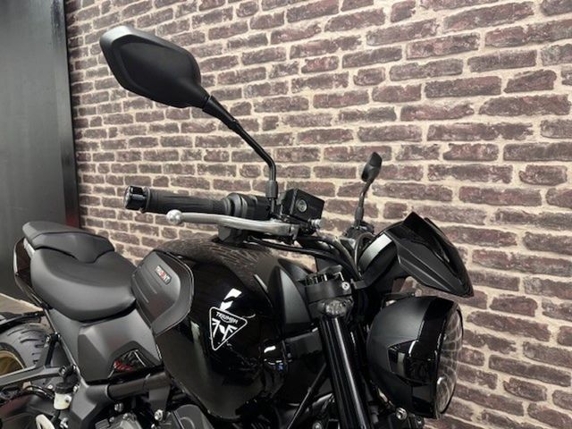 triumph - trident-800