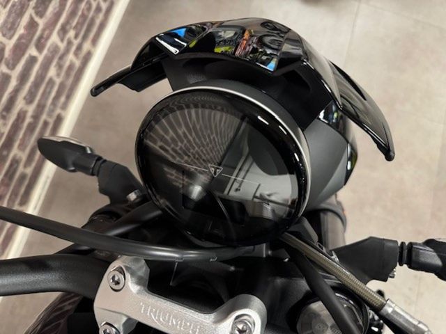 triumph - trident-800