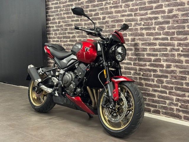 triumph - trident-800