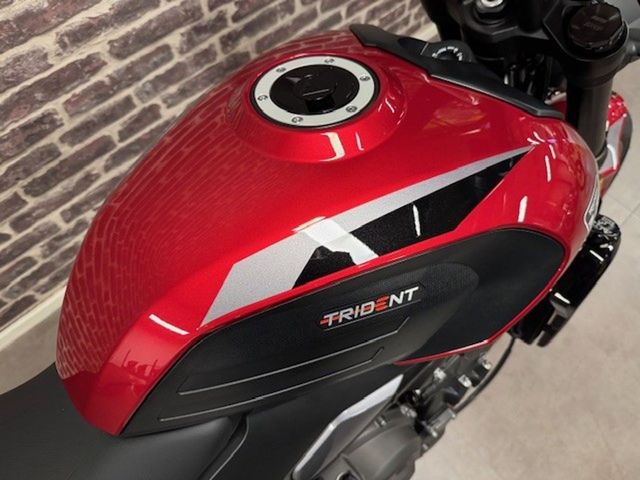 triumph - trident-800