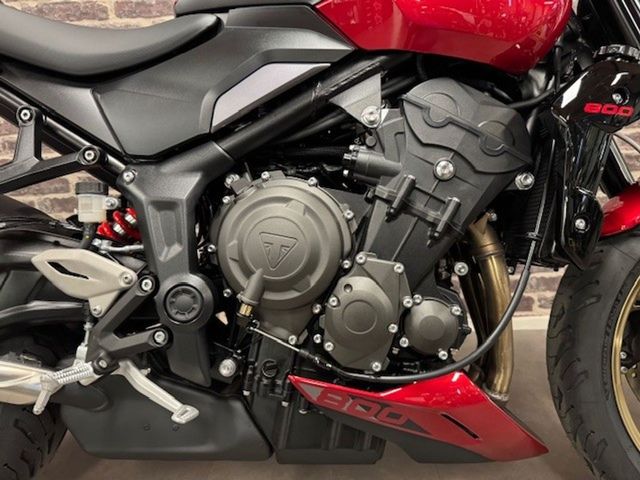 triumph - trident-800