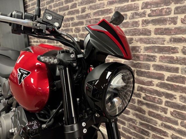 triumph - trident-800