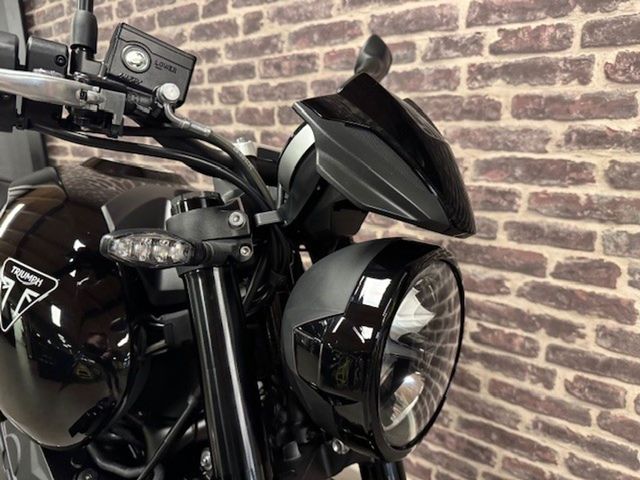 triumph - trident-800