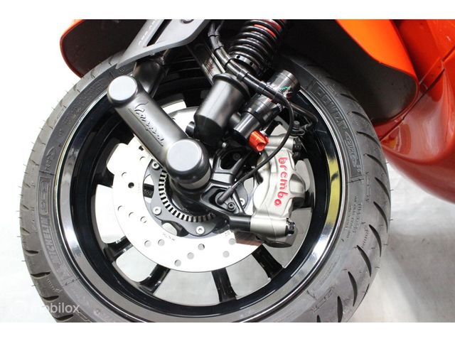 vespa - gts-300-super-sport