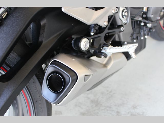 triumph - street-triple-765-r
