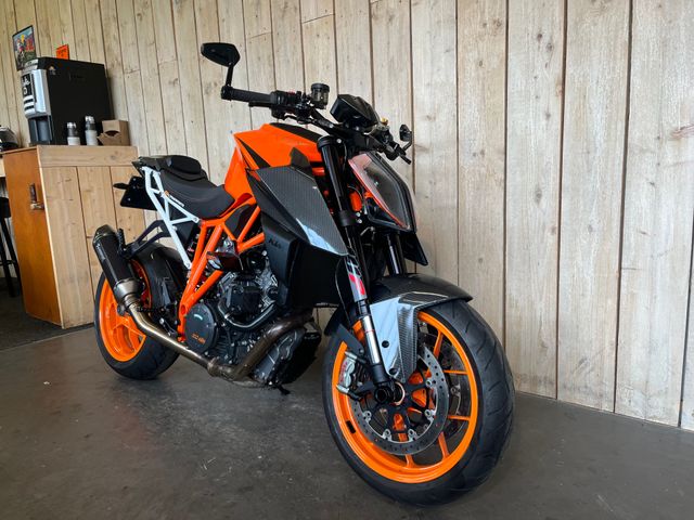 ktm - 1290-super-duke-r
