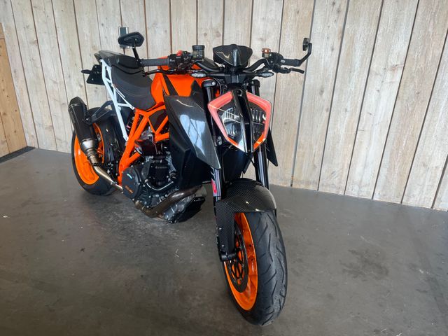 ktm - 1290-super-duke-r