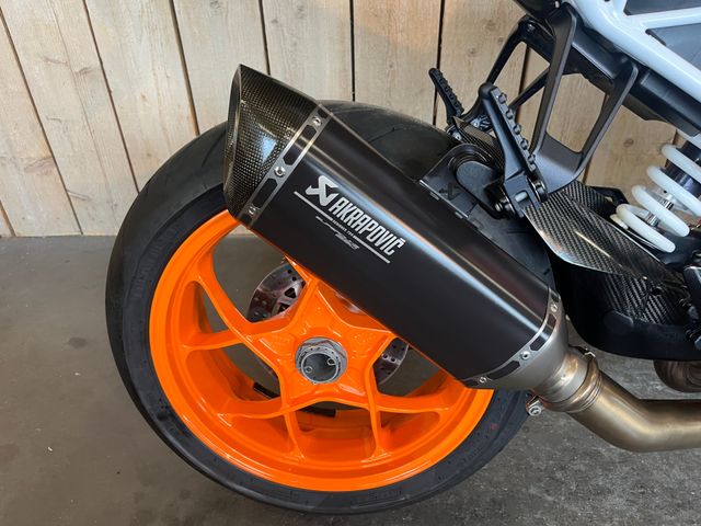 ktm - 1290-super-duke-r