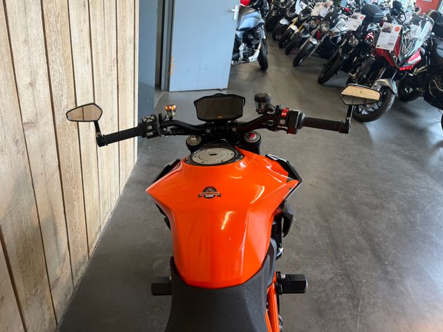 ktm - 1290-super-duke-r
