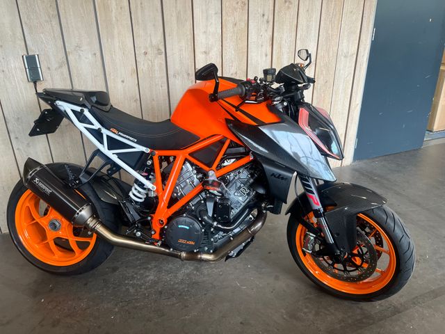 ktm - 1290-super-duke-r