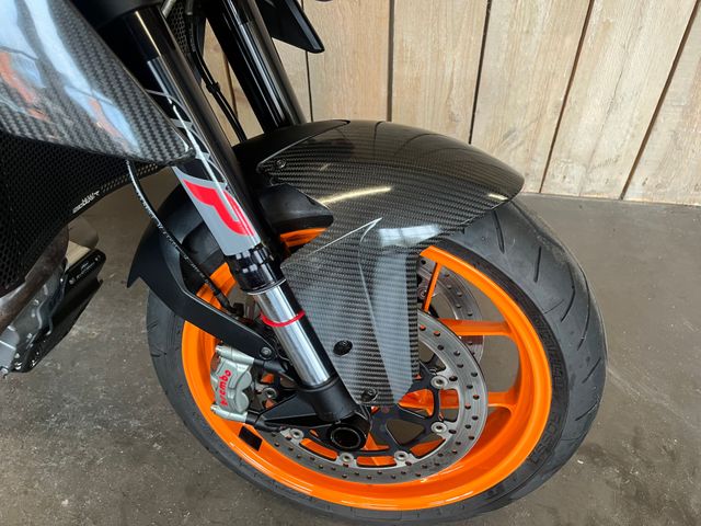 ktm - 1290-super-duke-r