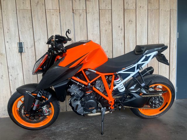 ktm - 1290-super-duke-r