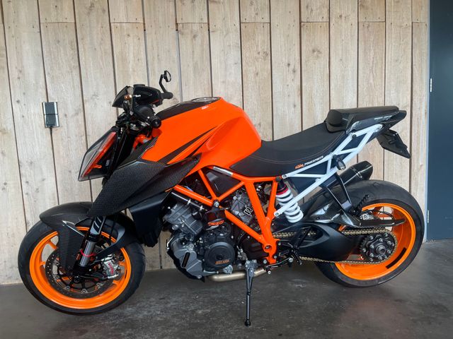 ktm - 1290-super-duke-r