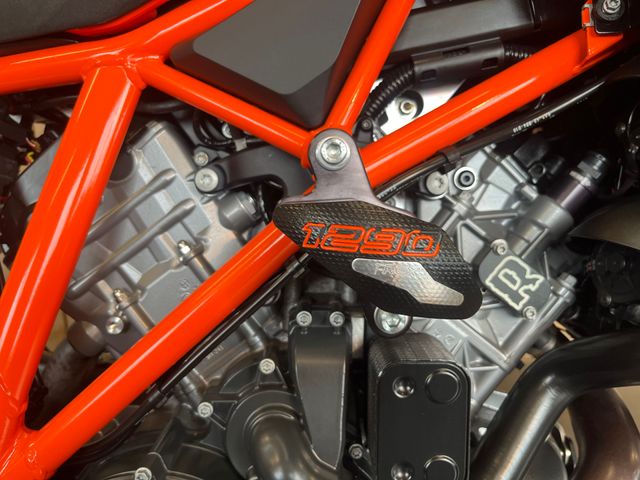 ktm - 1290-super-duke-r